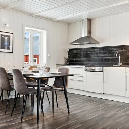 Stor Rorbu Med Hoy Standard Stamsund