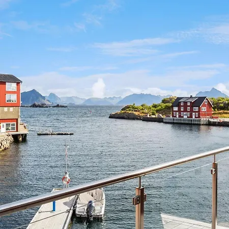 Spacious Traditional Fisherman'S Cabin With Modern Comforts Stamsund
