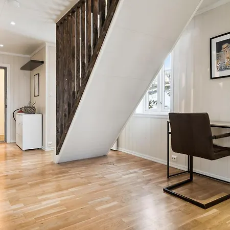 Stor Rorbu Med Hoy Standard * Stamsund