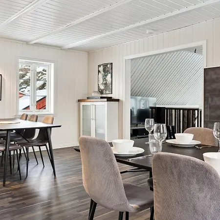 Spacious Traditional Fisherman'S Cabin With Modern Comforts * Stamsund