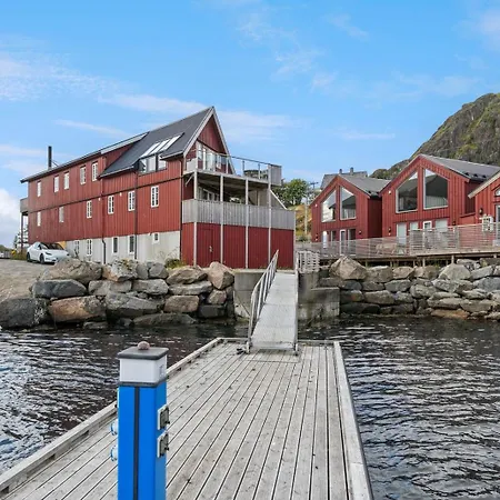 Spacious Traditional Fisherman'S Cabin With Modern Comforts Apartman Stamsund