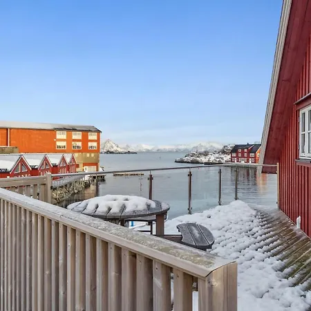 Spacious Traditional Fisherman'S Cabin With Modern Comforts * Stamsund