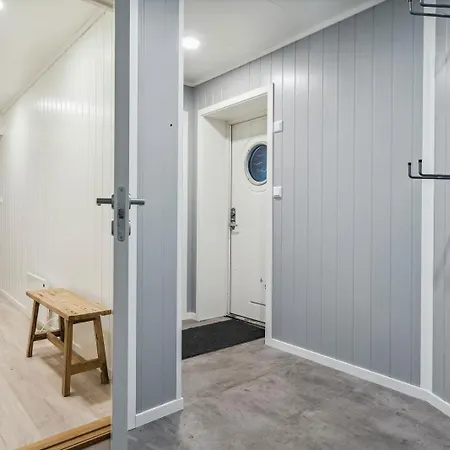 Spacious Traditional Fisherman'S Cabin With Modern Comforts