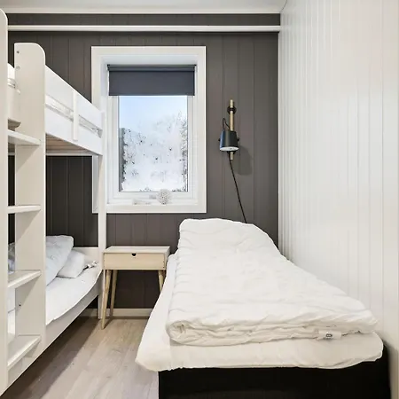 Spacious Traditional Fisherman'S Cabin With Modern Comforts